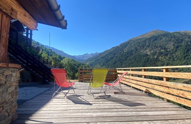 Chalet sleeps 26, ski-in/ski-out, panoramic view, sauna.