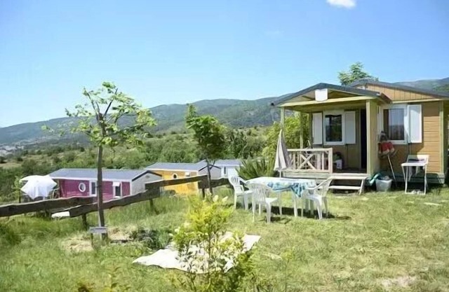 Chalet Standard "Trianon" 27m2 - 2 Schlafzimmer - integrierte Terrasse 4 Personen