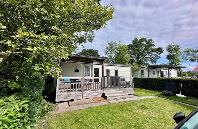 Chalet Steffis Casa del Sol Renesse close to the center and the beach. Dog