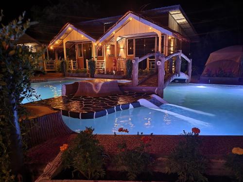 Chalet Tamu Pool View