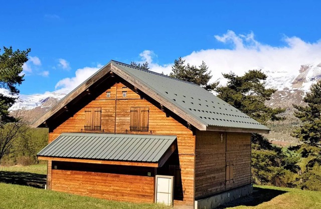 Chalet, view mountain, swimming pool, terrace, parking, tv, ski locker, 55m², La Joue du Loup