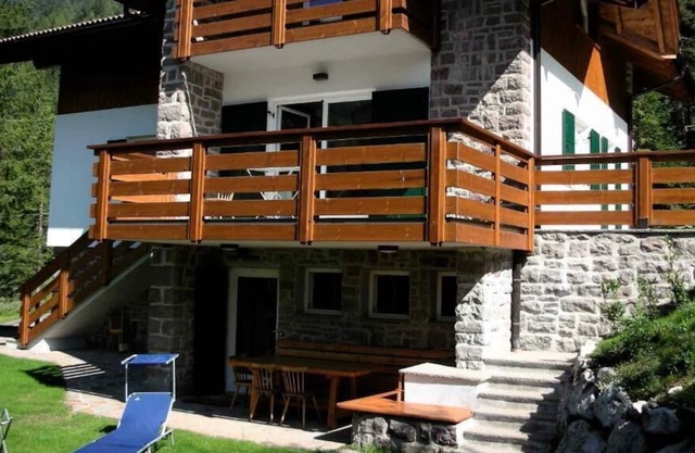 CHALET VILLA BIANCA - 2 APARTMENTS breathtaking view of Dolomites