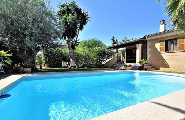 Chalet 'Villa Pep Pomar' with Private Pool, Wi-Fi and Air Conditioning