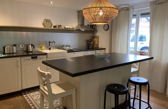 Chalet Waldegg central with garden