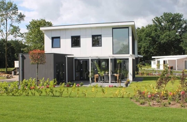 Chalet with 3 bedrooms, 2 bathrooms and a garden