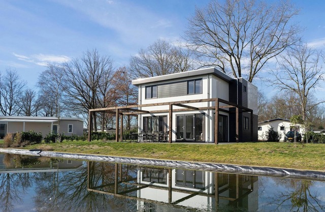 Chalet with 5 bedrooms, 3 bathrooms and a garden