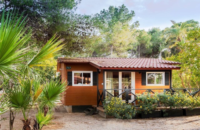 Chalet with air conditioning on beautiful park