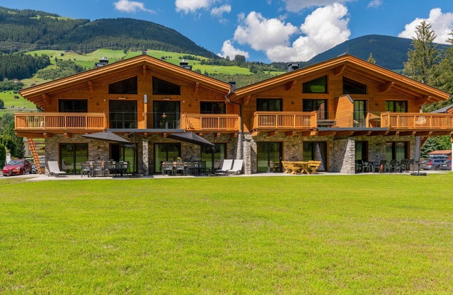 Chalet with its own cinema near Flachau