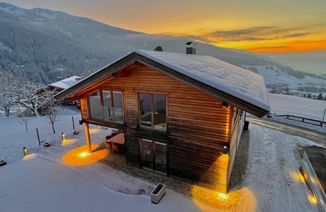 Chalet with mountain view & sauna ski-in ski-out