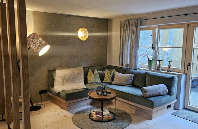 Chalet 'Zur Auszeit' with Mountain View, Private Terrace and Wi-Fi