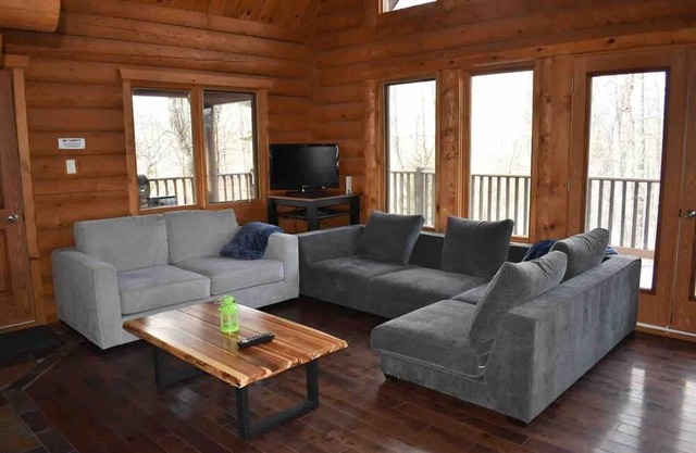 Chalet Zurri - Blueberry Lake Resort Mt Tremblant