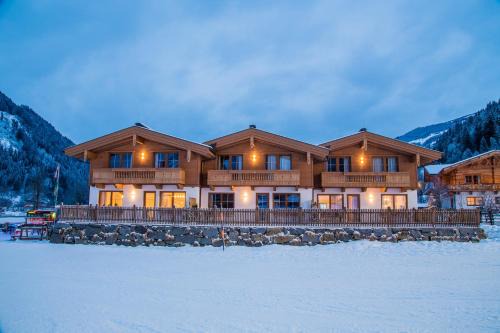 Chalets Hotter - Ferienhaus mit E-Ladestation