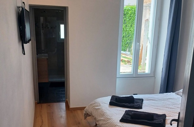 Chamant Appartement Refait à Neuf