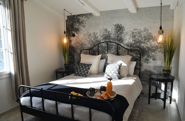 Chambre Dhôte en Provence
