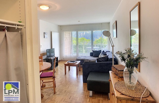 Chamossaire B502 5 minutes from the cable cars and near the centre, modern apartment house. Apartmen