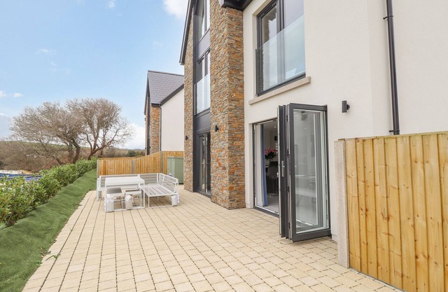 CHANDLER'S RETREAT, family friendly in Newport, Pembrokeshire
