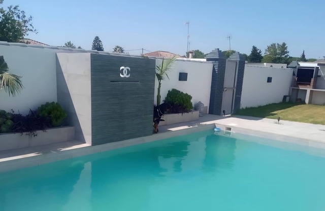 CHANEL villa with private swimming pool and barbecue