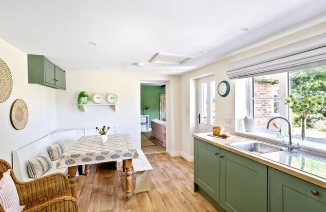 Chantry Cottage - sleeps 5