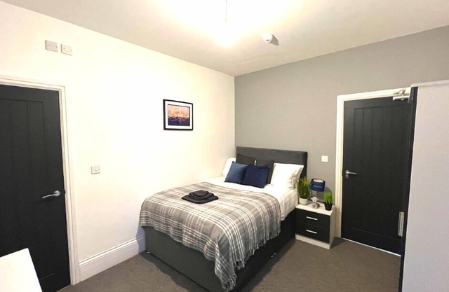 Chantry Suites Double Room with En-Suite in DN31