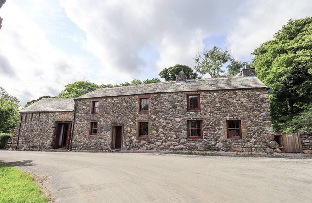 CHAPEL COTTAGE, family friendly, with open fire in Ennerdale