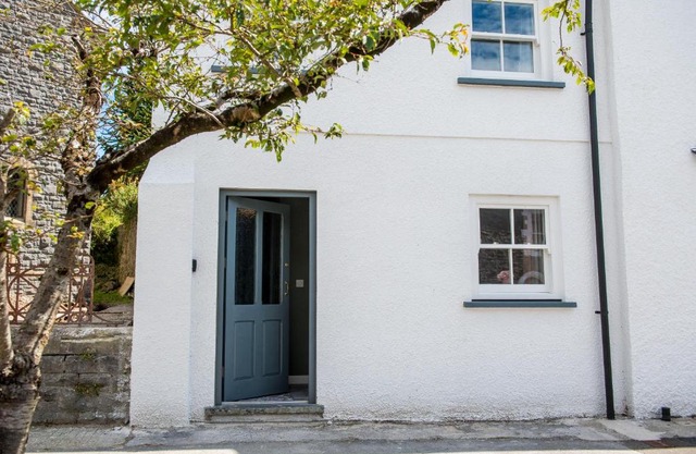 Chapel View- Beautiful central cottage with nearby Restaurants & Castle walk