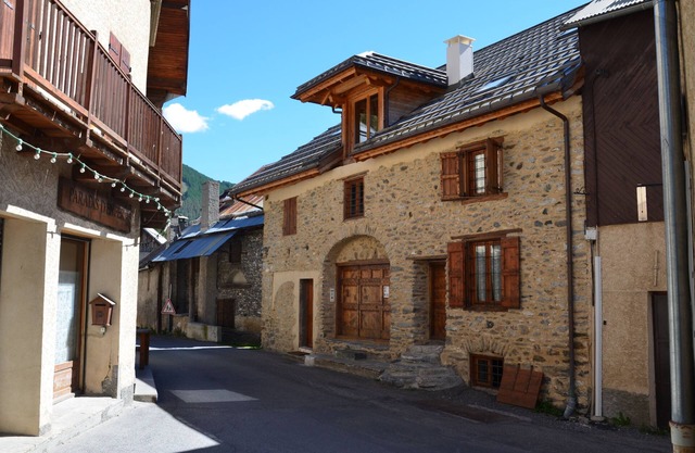 Character apartment, view of mountains in farm house nineteenth rénov