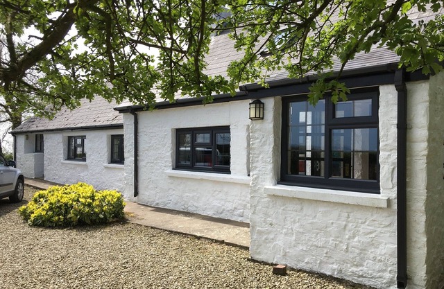 Character cottage, rural location 2 miles from the picturesque Newport village