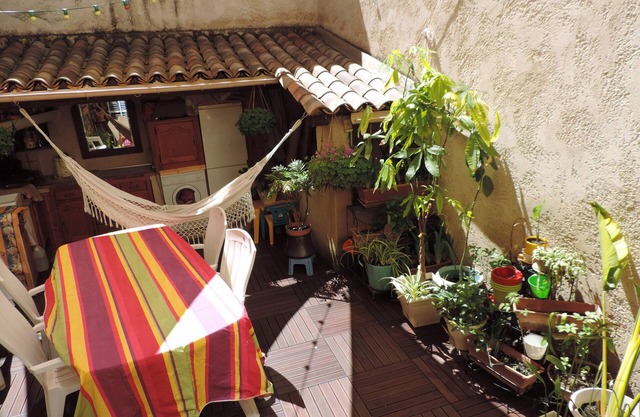 Character house, intramural, close to amenities, festivals