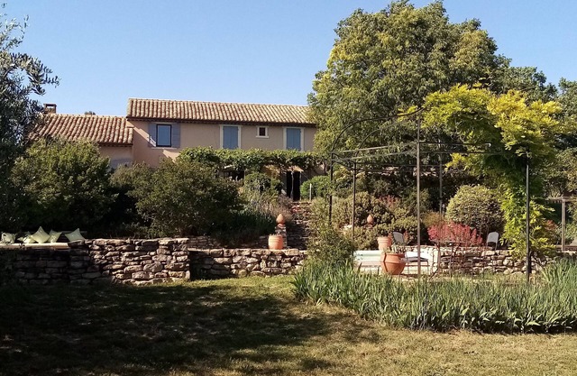 Character house, pool, sauna, quiet
