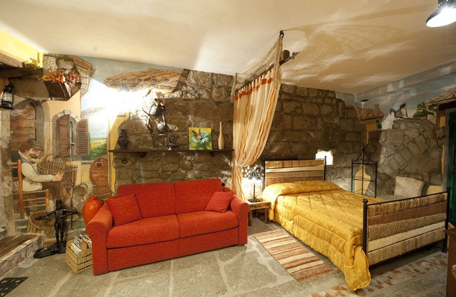 Characteristic holiday home in the medieval quarter L'ANTICO COMMODO