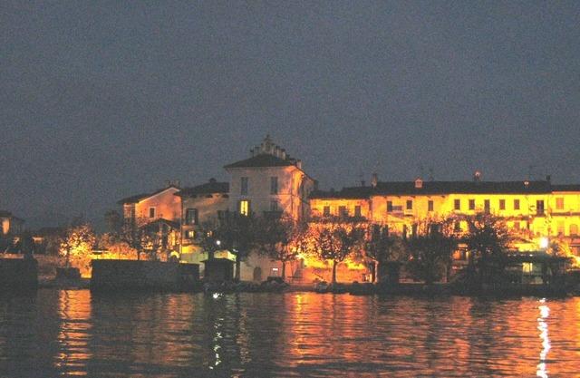 Characteristic house of the Isola Pescatori by the lake