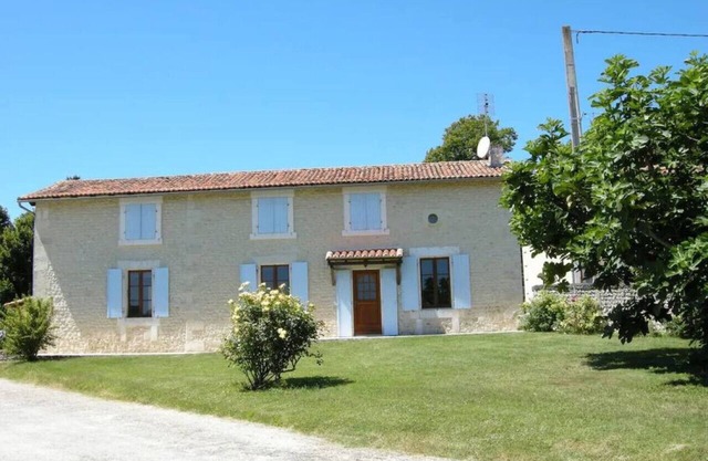 Charente Charme 4 bedroom gite with heated pool