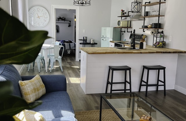 Charleston Cottage - Minutes from Everything