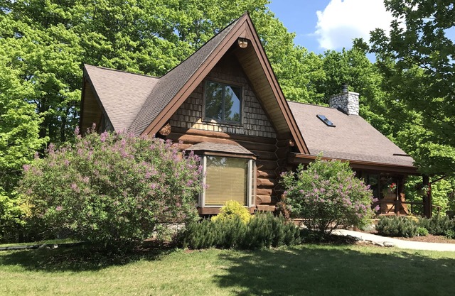Charlevoix's Beautiful Log Home