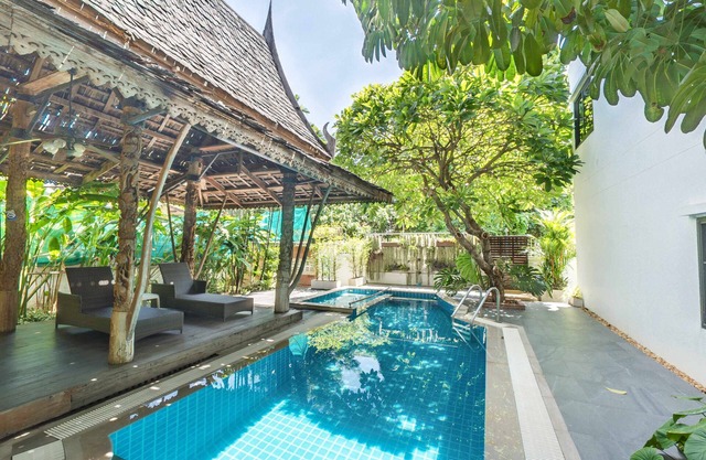 Charlie House Pinklao