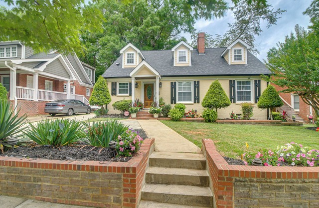 Charlotte Home w/Yard - Near Spectrum Center!