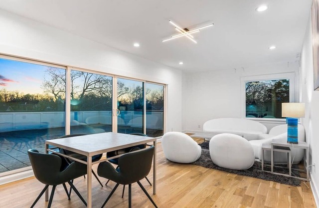 Charlotte's Modern Luxe Home - Your Stylish Haven