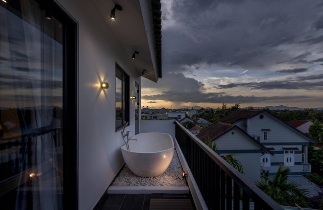 Charm Champion Villa Hoian