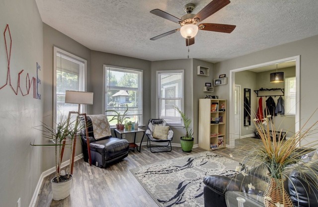 Charm Near Omaha Downtown: 4-Bed, 2-Bath Gem