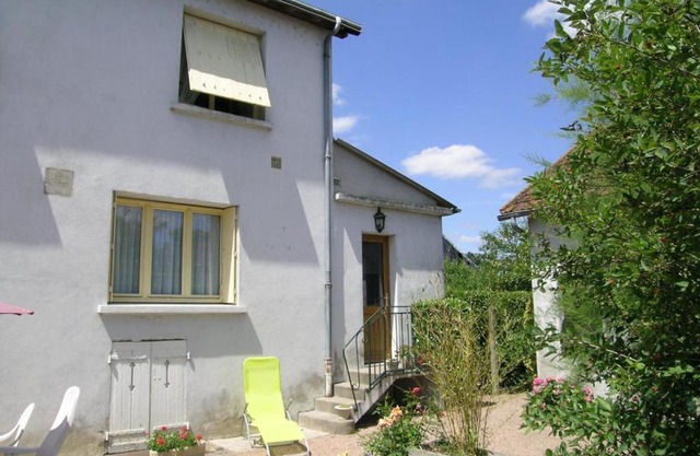 Charmant gîte avec jardin privatif, cheminée et tennis gratuit à Saint-Ennemond - FR-1-489-11