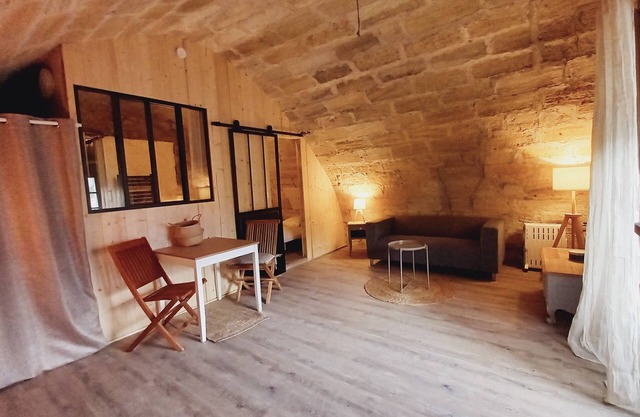 Charmant Logement en Pierre Proche de Bordeaux
