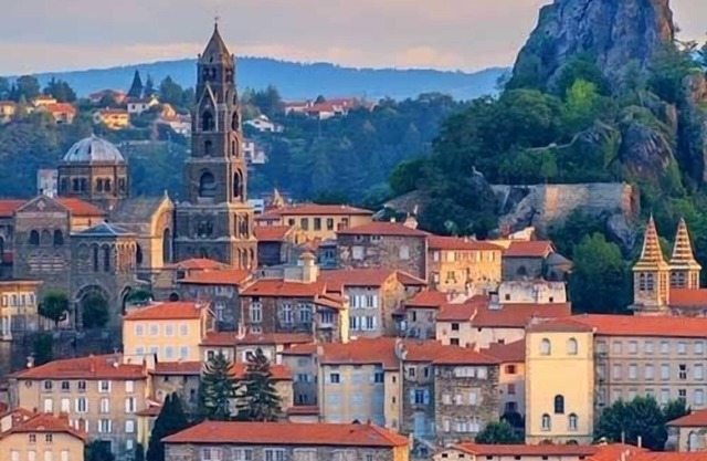 Charmant Studio au Calme, en Ville Historique