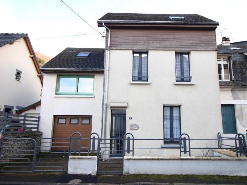 Charmante maison 100m² au centre du Mont-Dore, patio, cour, garage, 6 pers, idéale pour famille - FR-1-415-134