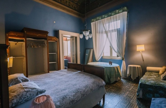 Charme a PALAZZO, huge and elegant suite, 7 km from the sea