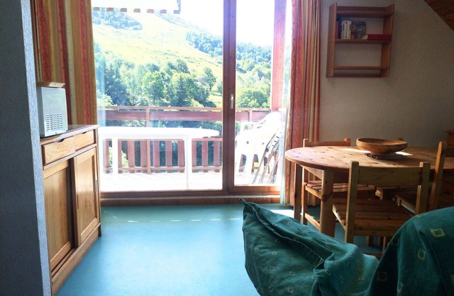 Charming 3-room duplex for 8, balcony, center location