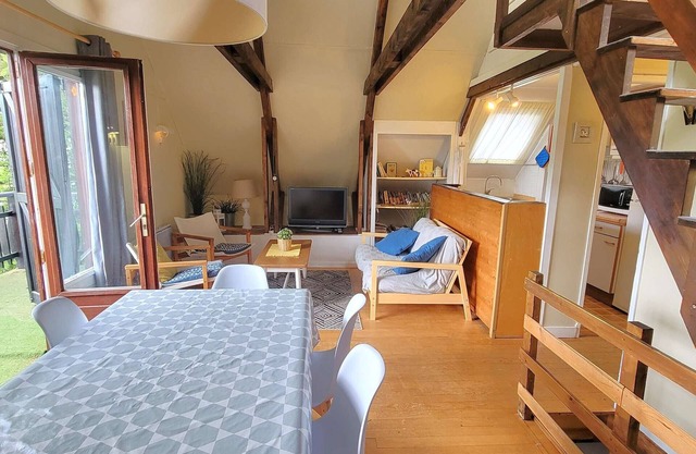 Charming Chalet for 7 in Saint-Michel-de-Chaillol with South Balcony, Garden & Pet-Friendly