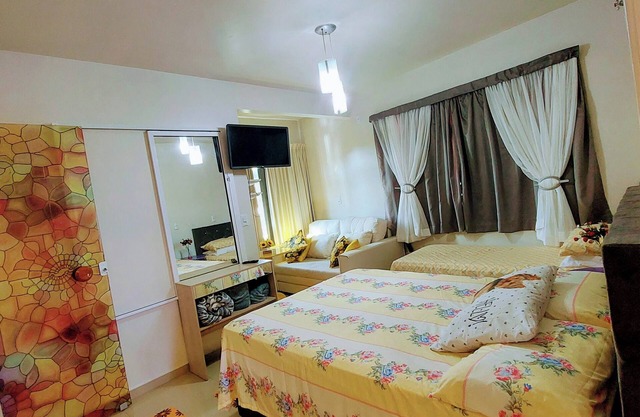 CHARMING 1 BEDROOM APARTMENT