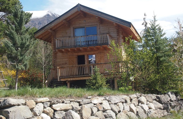 Charming chalet with wonderful views of the peaks