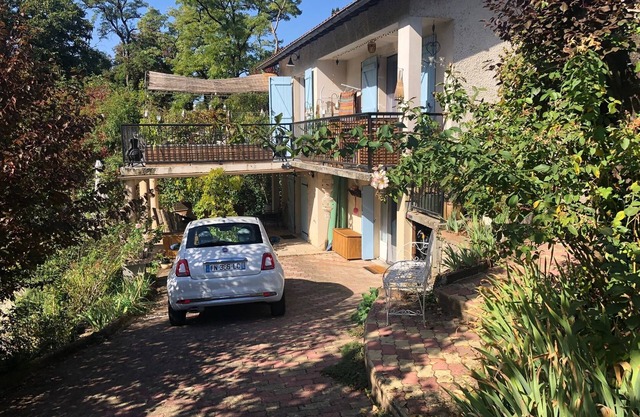 Charming riverside garden apartment with mesmerising views of Roc d'Anglars