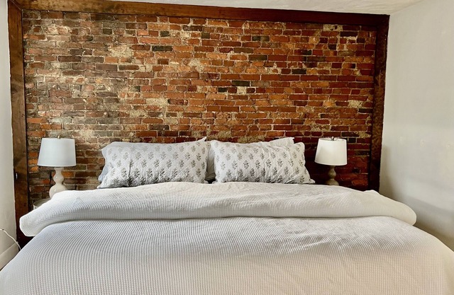 Charming 1 Bed/1 Bath-Charlestown, MA